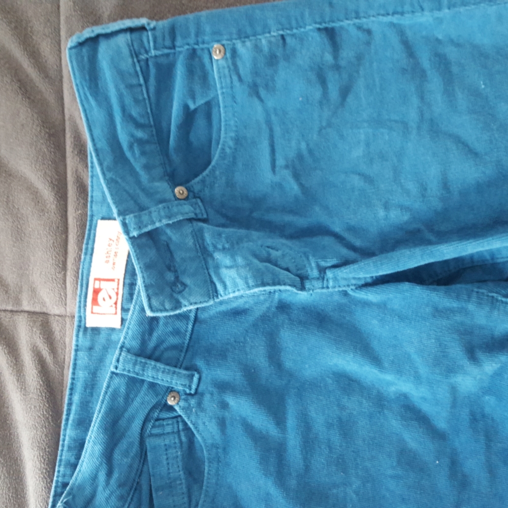 Jeans - Picture 2 of 3